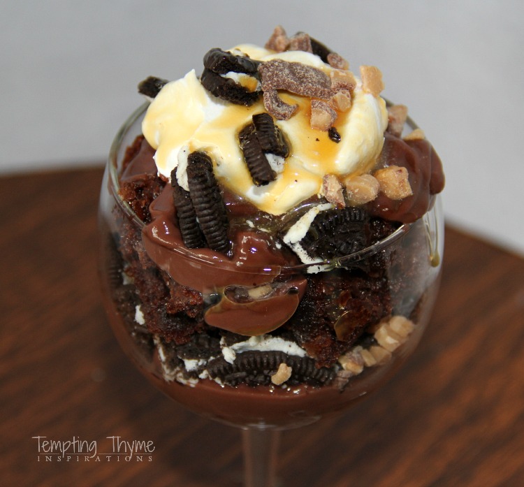 Chocolate Brownie Trifle with Oreos, Toffee and Drizzled Caramel #SummerofPudding
