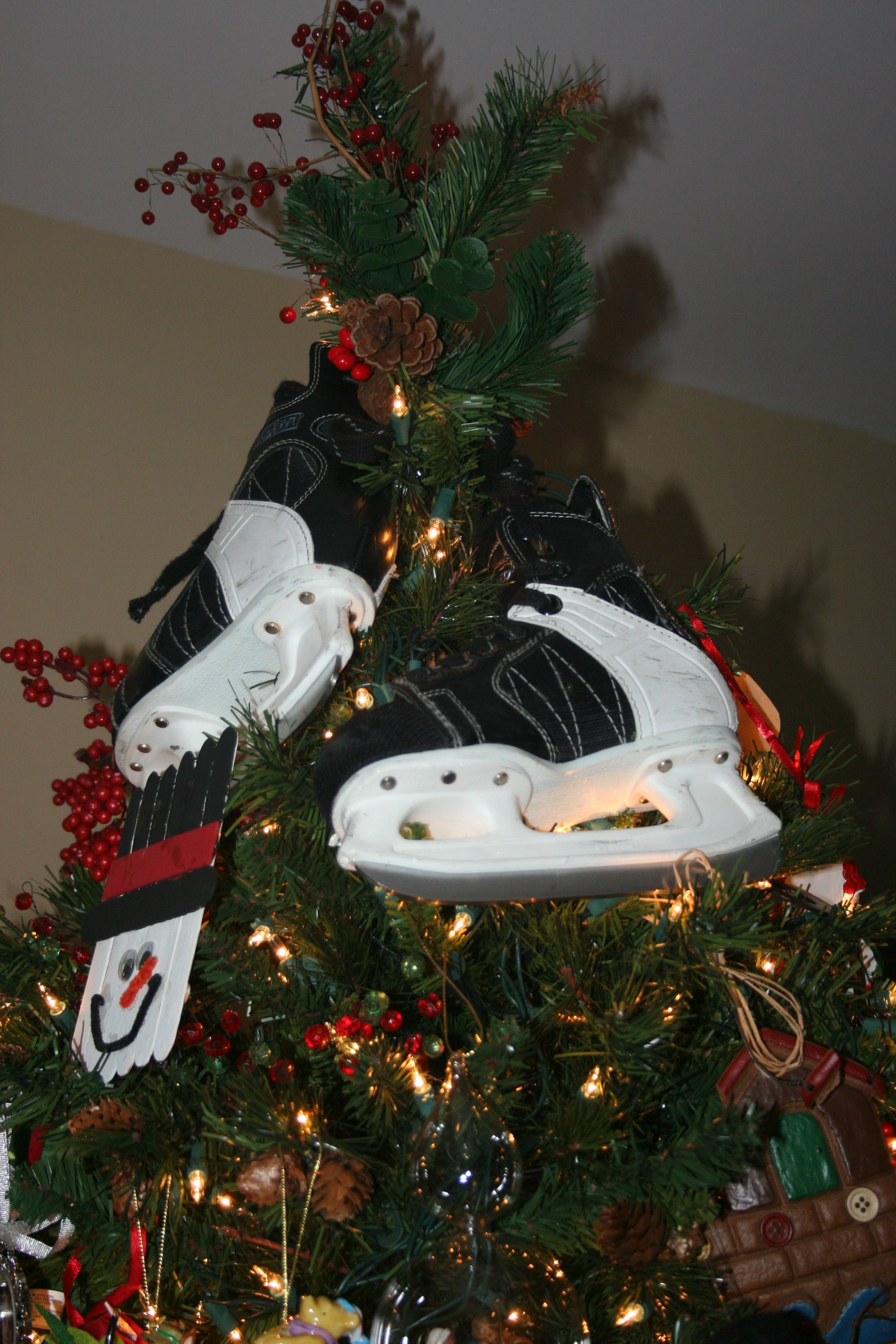 Hockey Tree Topper | tempting thyme