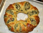 Spinach and Artichoke Crescent Ring-Spinach and Artichoke Appetizer